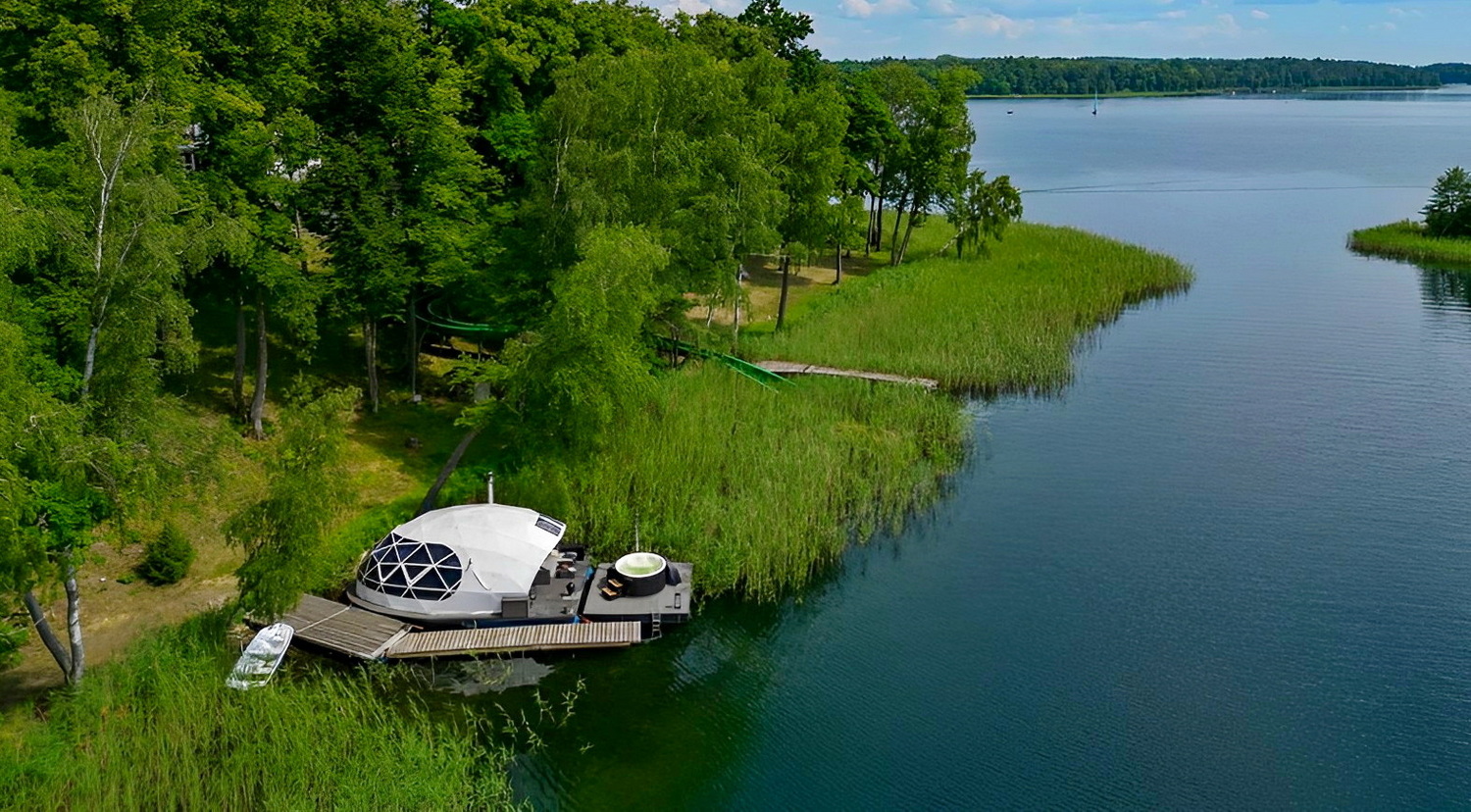 Kopuła GlampingBoat na wodzie – rejon Trok, jezioro Skaistis
